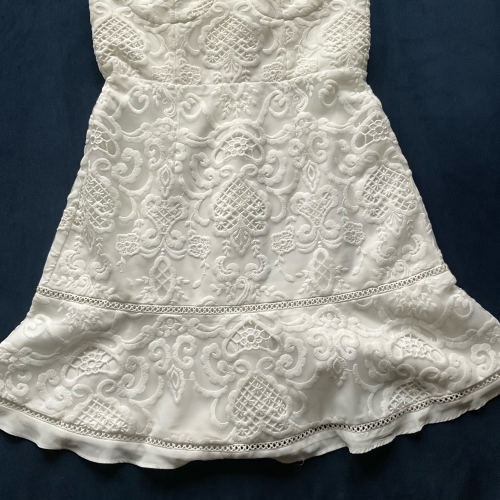 🆕 BARDOT Lilya Dress in Ivory - Picture 6 of 12